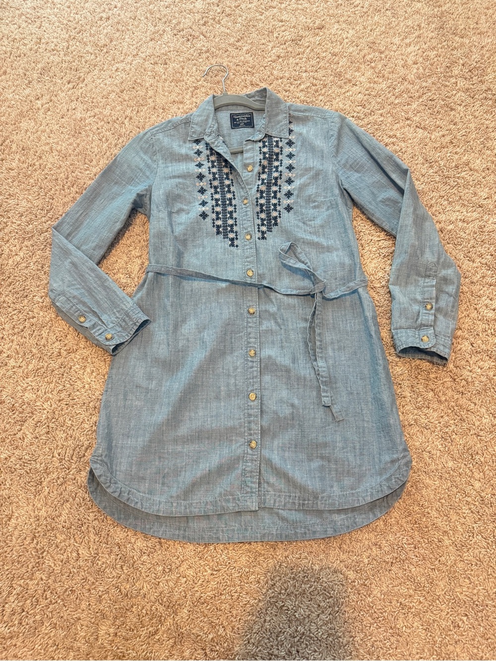 Abercrombie & Fitch denim embroidered Tie Waist shirt dress. Size XS - Picture 3 of 12